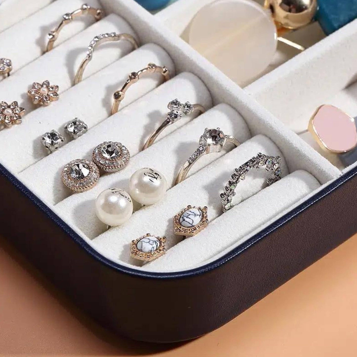 Portable Travel Jewelry Box - Jewelry Storage Organizers