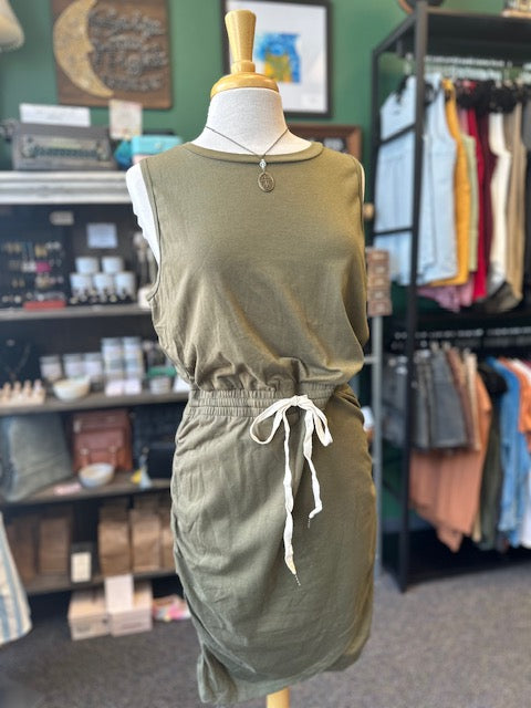 Olive Solid Drawstring Waist Ruched Sleeveless Mid Dress