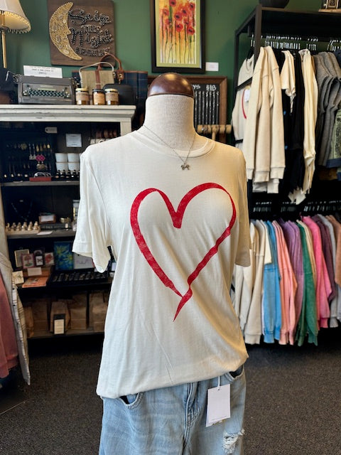 HEART Graphic T-Shirt