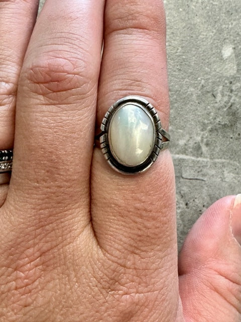 Vintage Sterling Silver Mother of Pearl Ring