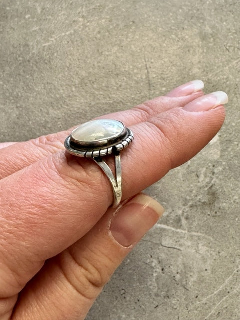 Vintage Sterling Silver Mother of Pearl Ring